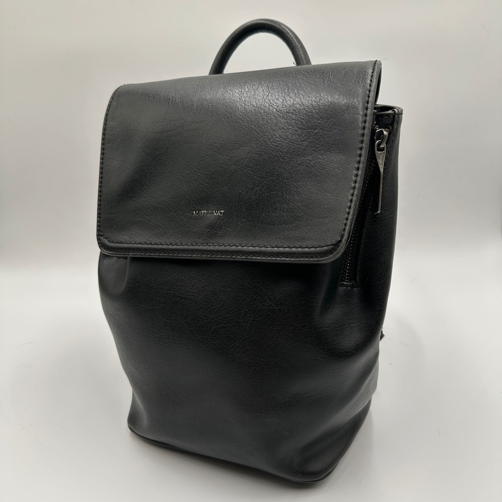 Matt & Nat Backpack Womens Black Vegan Leather Excellent Minimalist Sustainable
